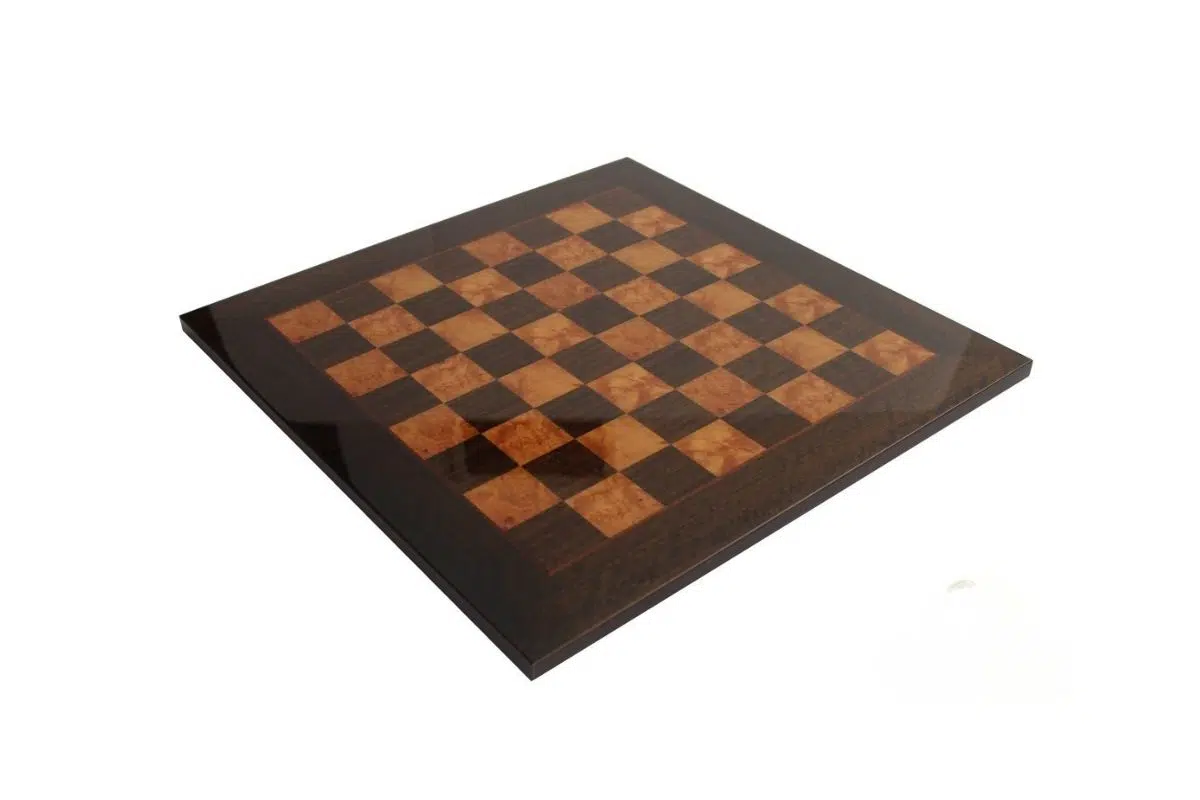 Plateau d'échiquier vide laqué brillant en érable et loupe de bruyère 51 x 51 cm