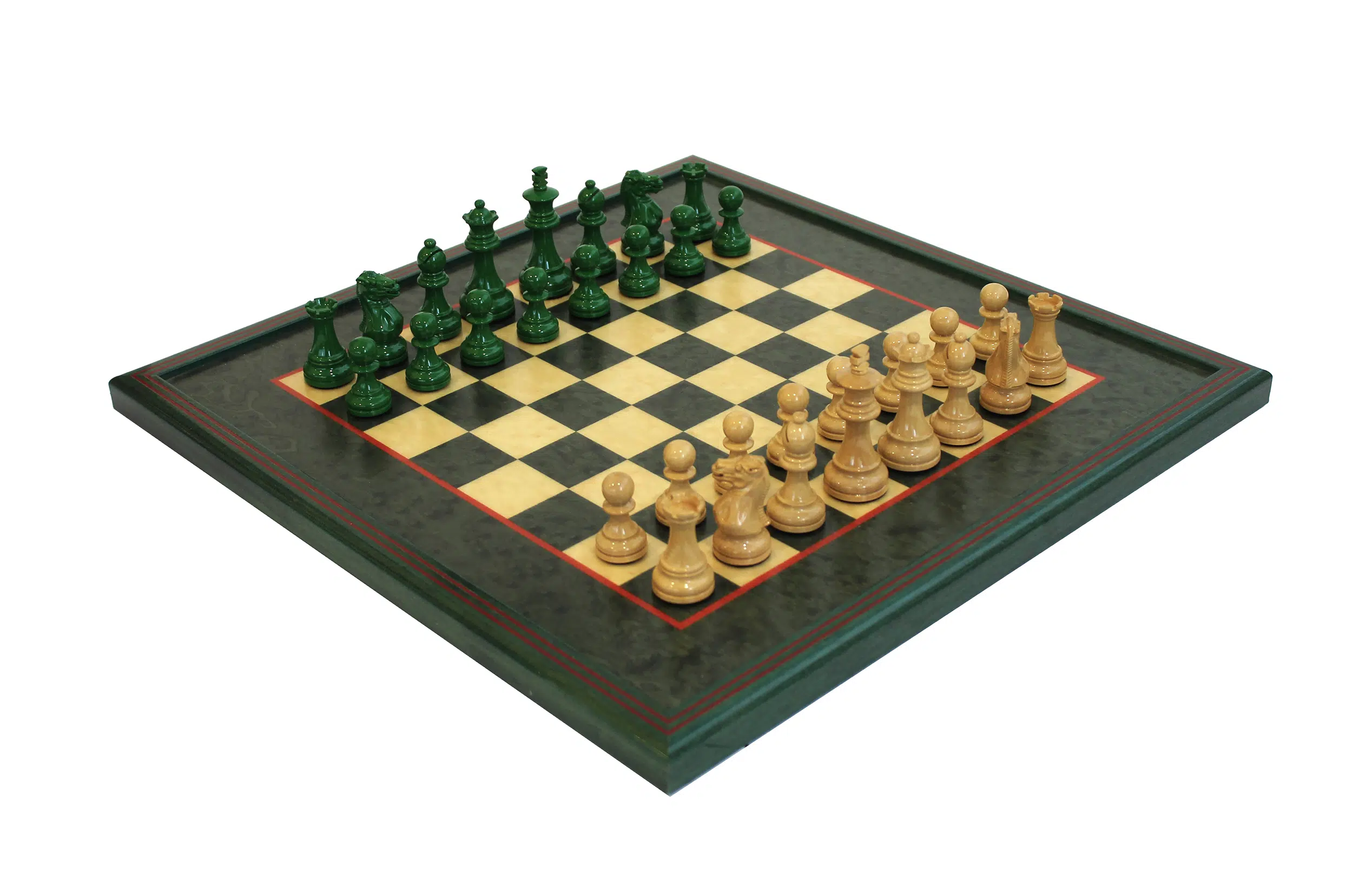 Ensemble complet du jeu d'échecs en buis laqué vert et ivoire sur échiquier en bruyère brillante