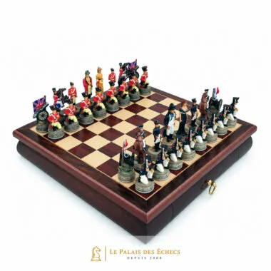 Ensemble Jeu d'Echec Historique Bataille de Waterloo et Echiquier en Bois de Rose avec Rangement
