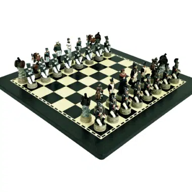 Ensemble Napoléon Campagne de Russie IV Jeu d'Echecs en Résine et Echiquier en Bois Teinté Noir et Ivoire