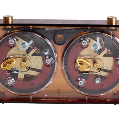 Pendule d'échecs analogique mécanique de face avec cadrans dorés - Le Palais Des Echecs