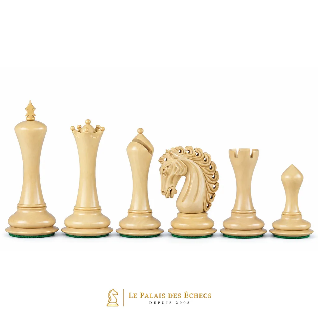 Pièces d'Échecs Empire Ébène 4,25" en bois clair avec détails raffinés - Le Palais Des Echecs