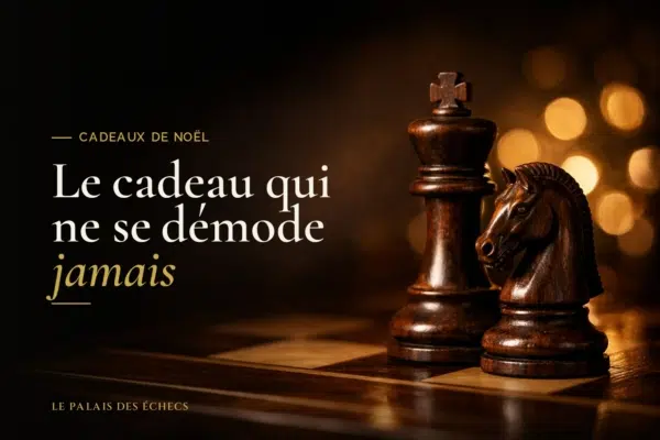 Pièces d'échecs en bois en gros plan dans une ambiance chaleureuse de Noël